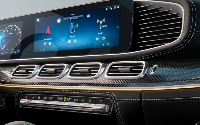 mercedes-benz-gls-touch-screen
