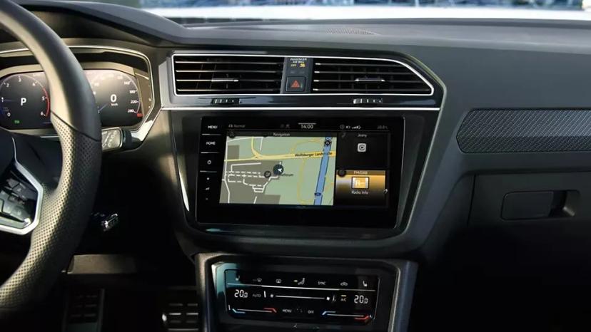 volkswagen-tiguan-r-line-touch-screen